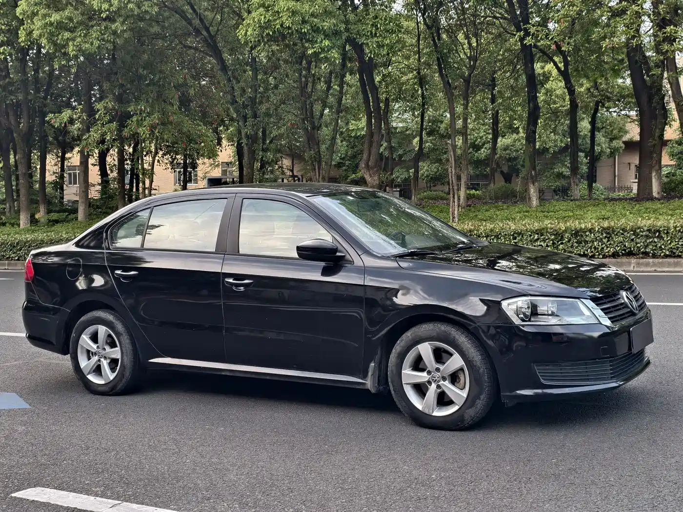 Volkswagen Lavida 2013 Facelift Classic 1.6L Automatic Trend фото 3