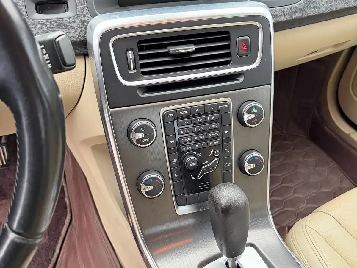 Фото 13 - Volvo S60 (Import)