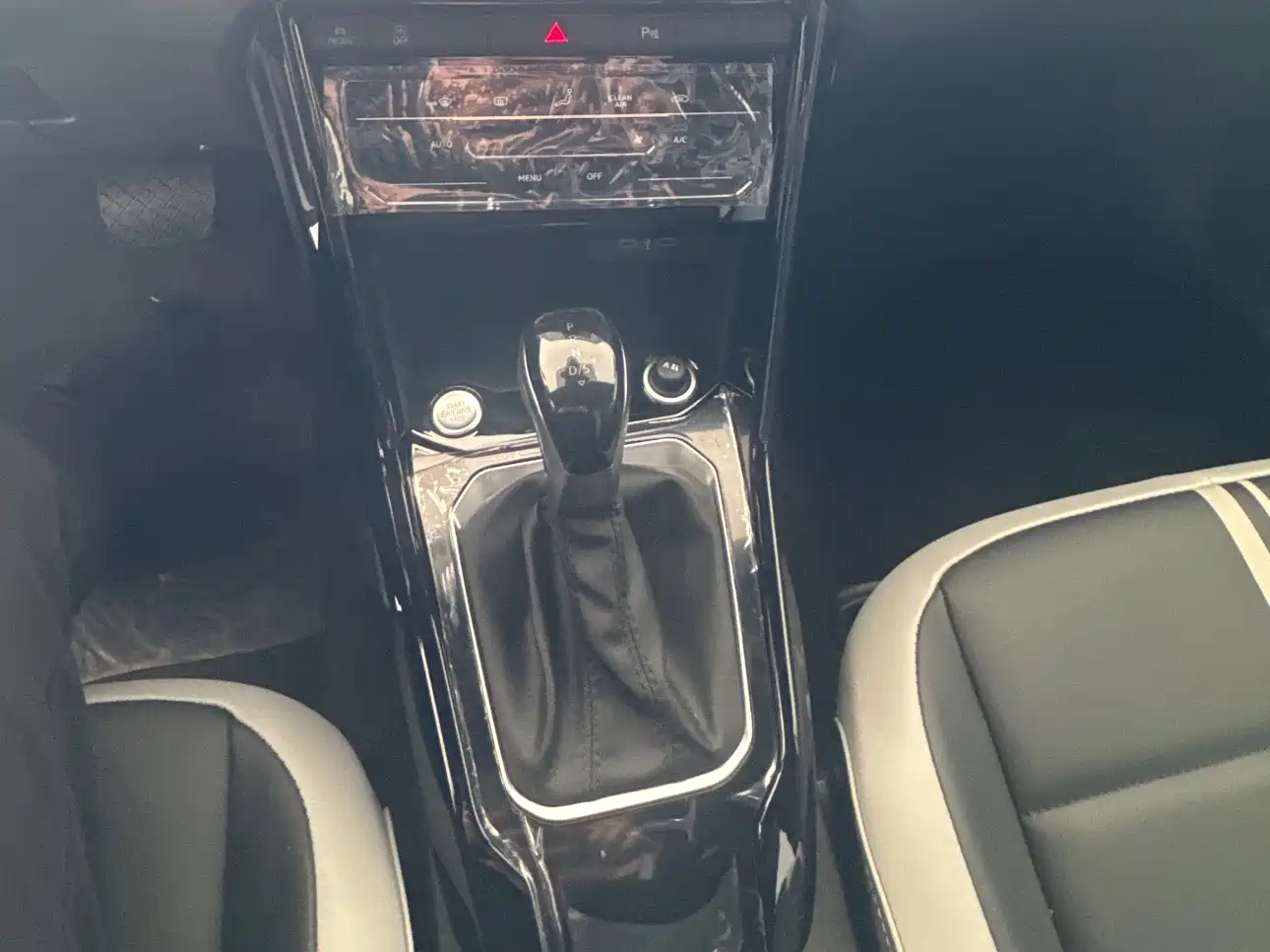 VOLKSWAGEN T-ROC EXPLORING SONGS