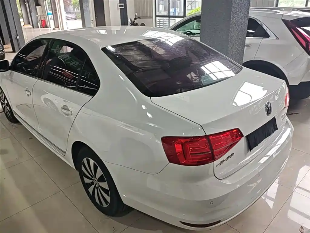 Volkswagen Sagitar 2017 230TSI Automatic Comfort фото 5
