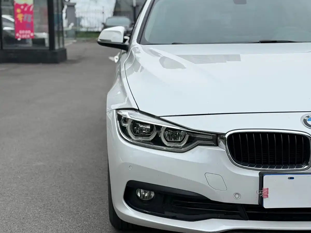 BMW 3 Series 2016 316i Fashion фото 4