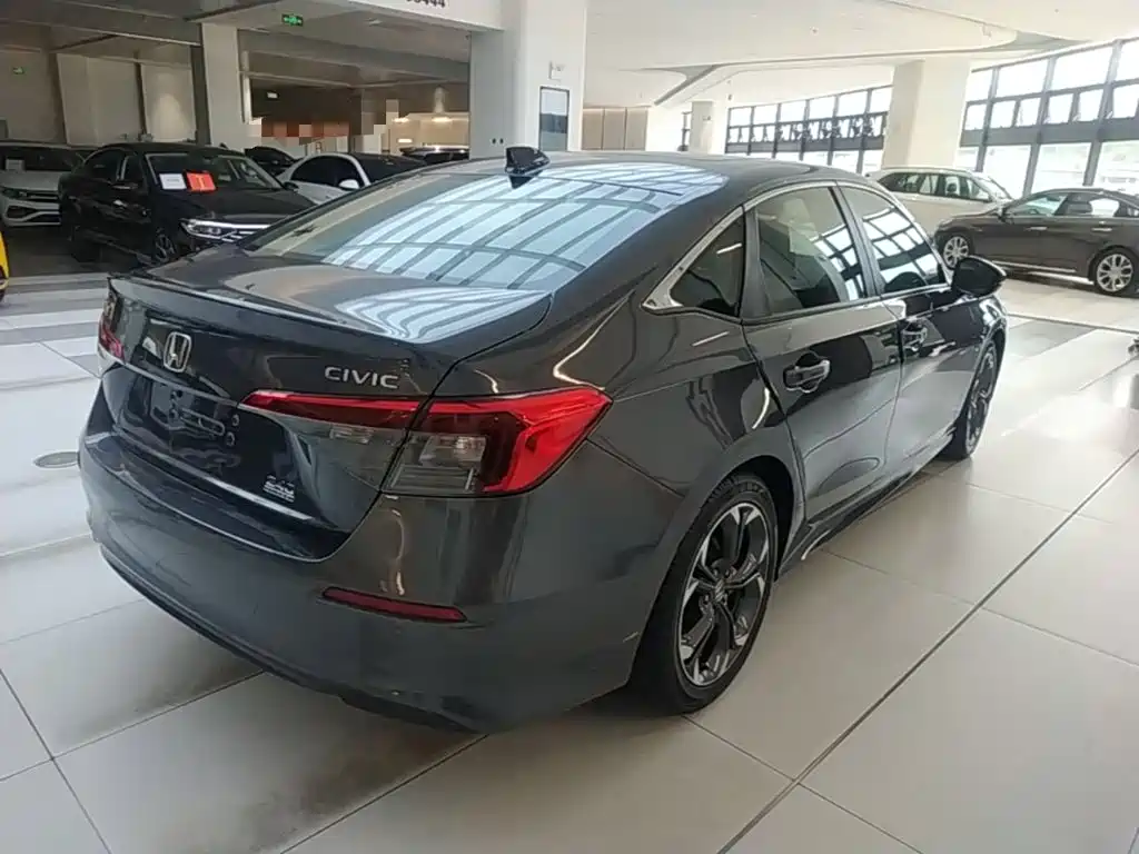 Фото 7 - Honda Civic