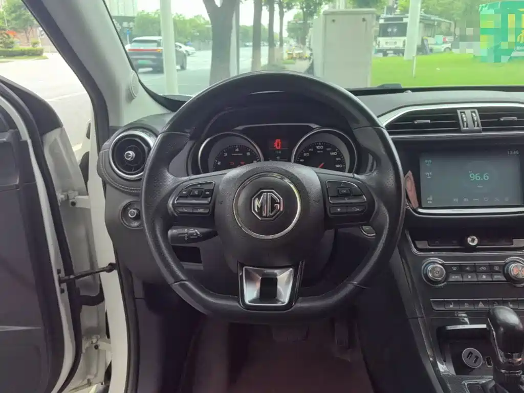 MG Roewe RX5 2017 2017 20T Automatic Premium Edition