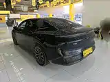 صورة 7 - ZEEKR 007