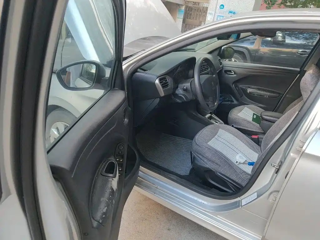 Peugeot 301 2014 2014 1.6L Automatic Comfort Edition