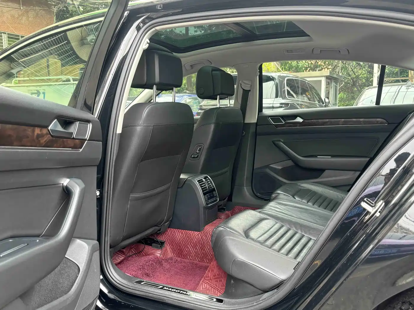 Volkswagen Magotan 2018 Facelift 330TSI DSG Luxury фото 8
