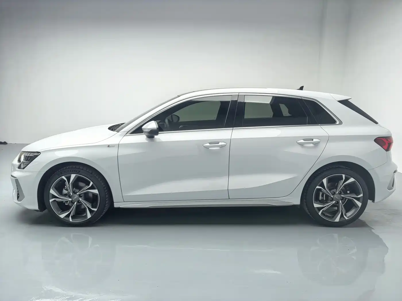 Audi A3 2021 Sportback 35 TFSI Luxury Sport фото 13
