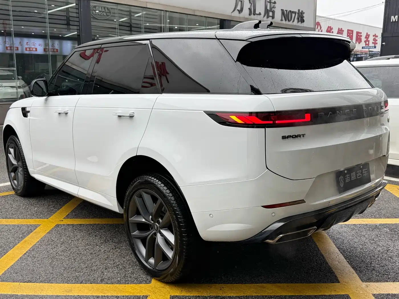 Land Rover Range Rover Sport 2024 400PS Dynamic HSE фото 7