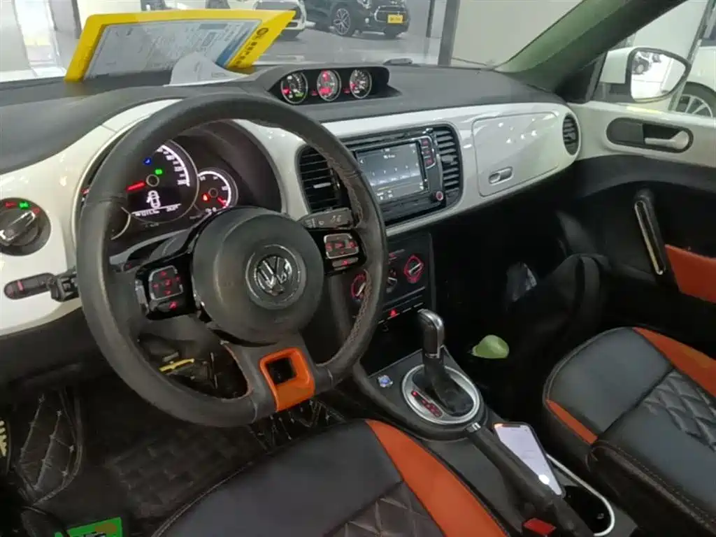 Volkswagen Beetle 2015 280TSI фото 10