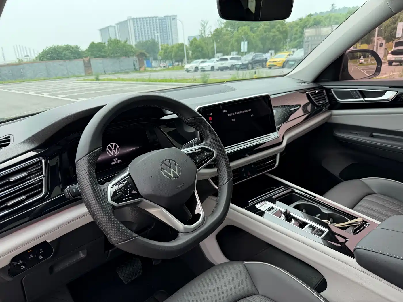 Volkswagen Teramont 2023 330TSI FWD Premium Luxury Edition фото 6