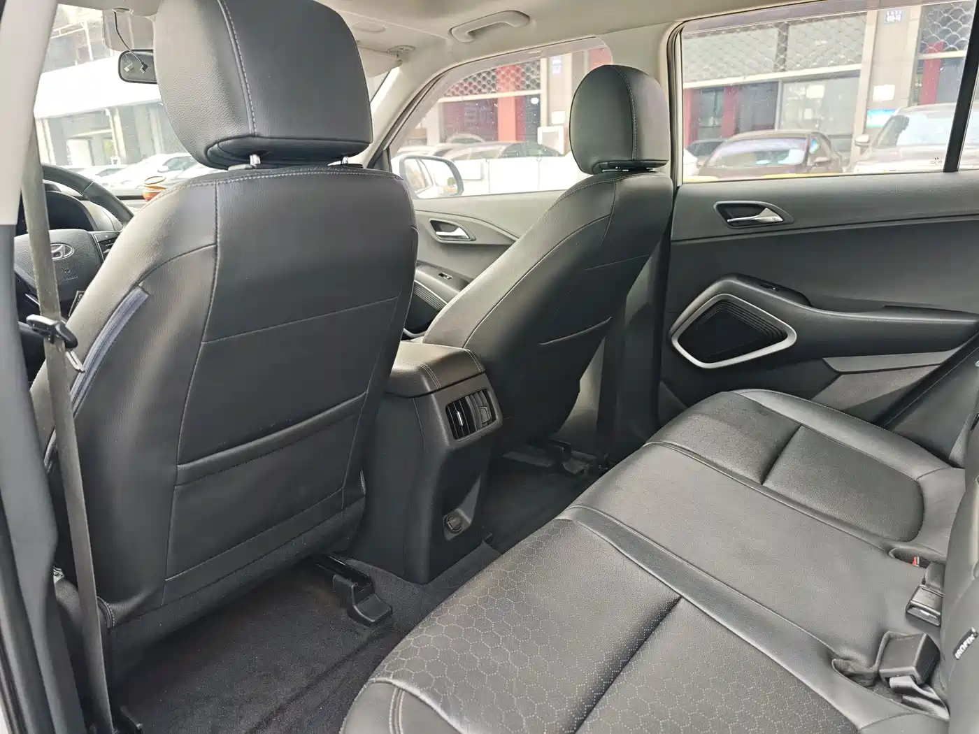 Hyundai Beijing Hyundai ix35 2018 2.0L Automatic 2WD Zhiyong·Enjoyment Edition фото 8