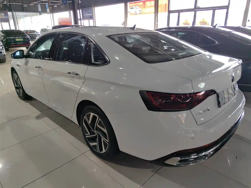 Volkswagen Sagitar 2023 Model Year 200TSI DSG Surpass Edition фото 23