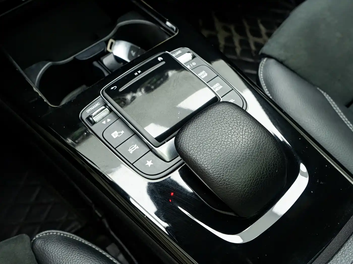 Mercedes-Benz A-Class 2020 Facelift A 200 L Sport Sedan Fashion фото 16