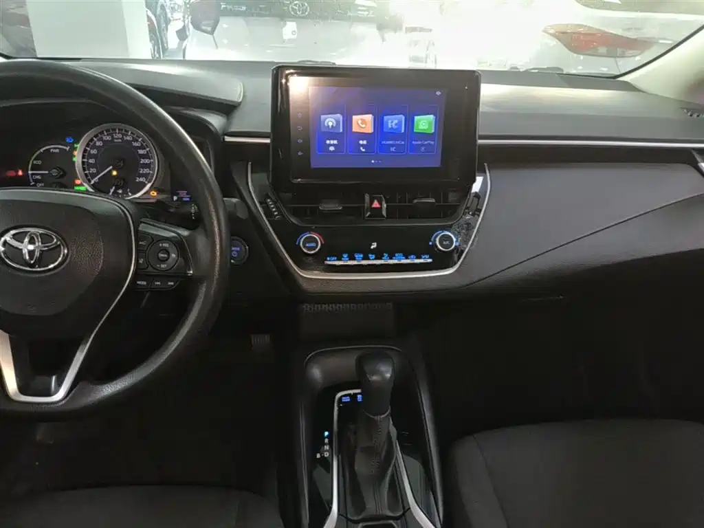 Toyota Corolla 2022 Hybrid 1.8L E-CVT Pioneer Edition фото 13