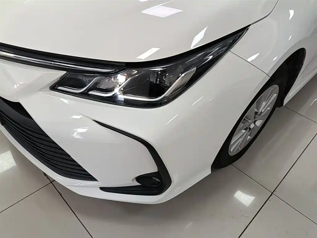 Toyota Corolla 2022 Hybrid 1.8L E-CVT Pioneer Edition фото 24