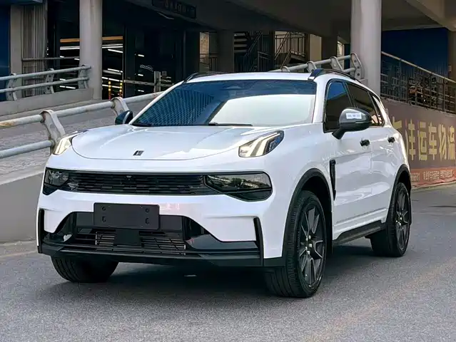 Lynk & Co 01 2.0TD, моноприводный, обновлённая, Pro