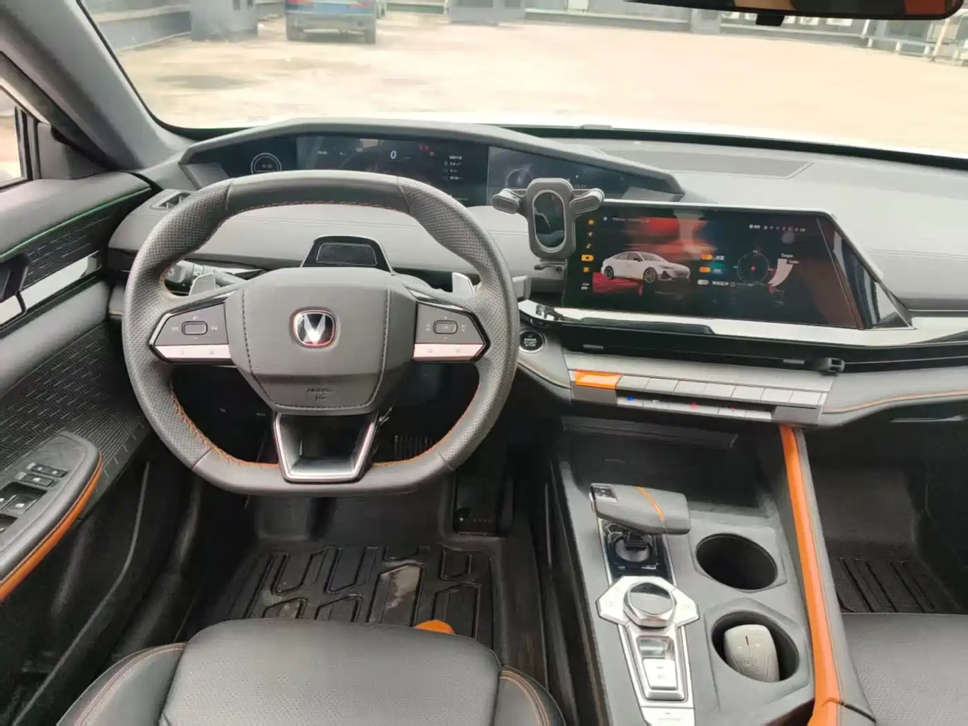 CHANGAN UNI-V