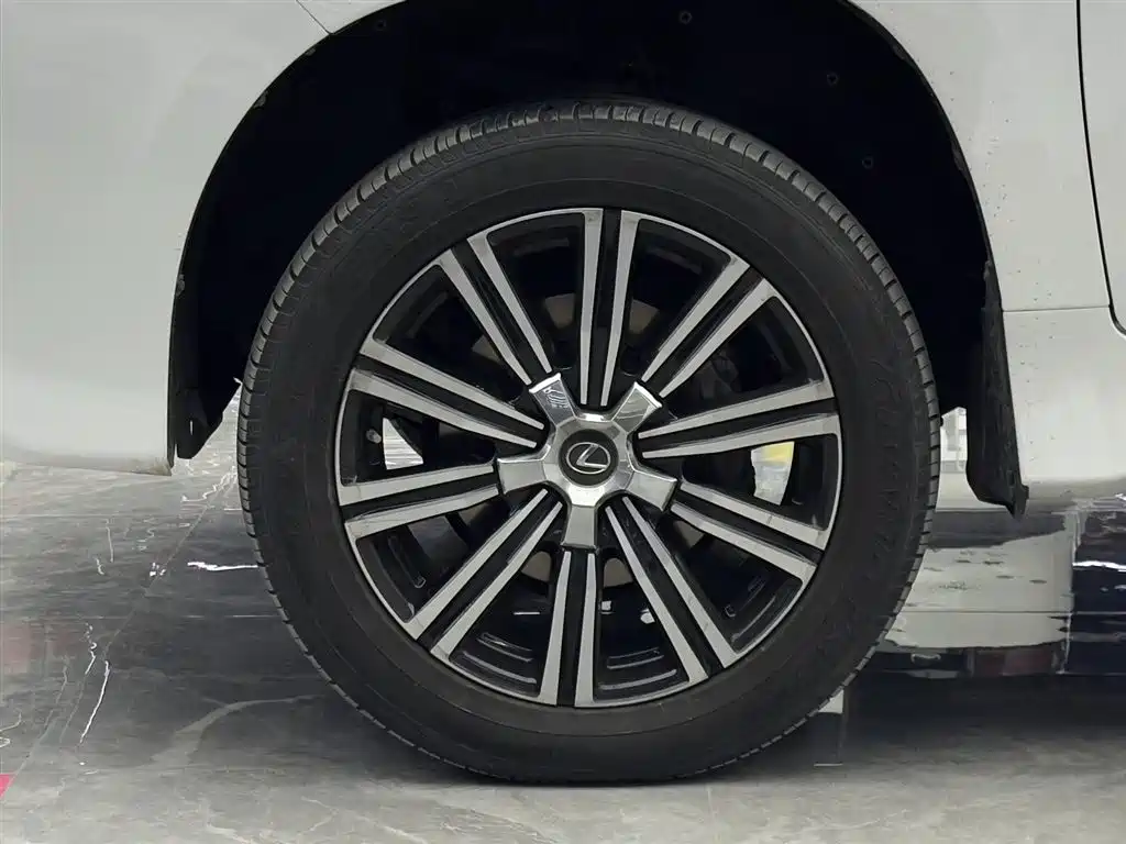 Lexus LX 2019 570 Prestige Luxury Edition фото 4