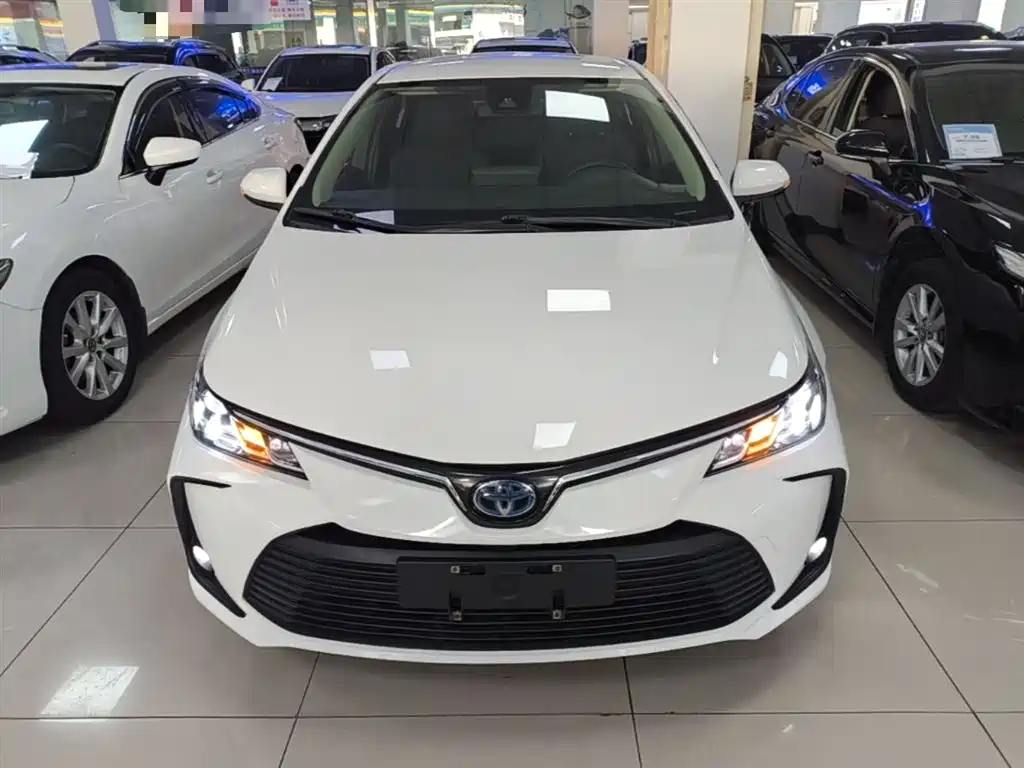 Toyota Corolla 2022 Hybrid 1.8L E-CVT Pioneer Edition фото 3