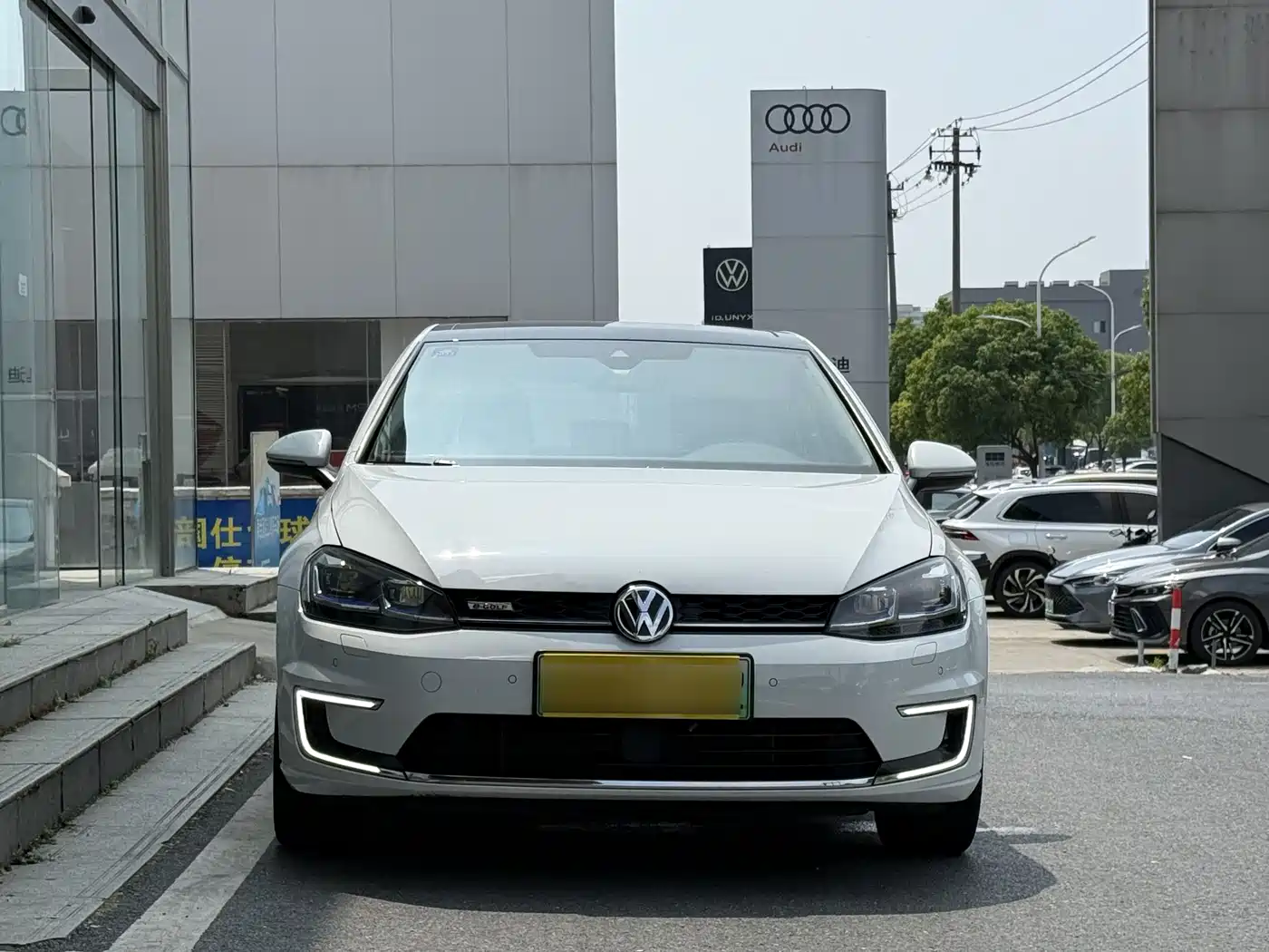 Volkswagen Golf Electric 2020 Chi Pro фото 2
