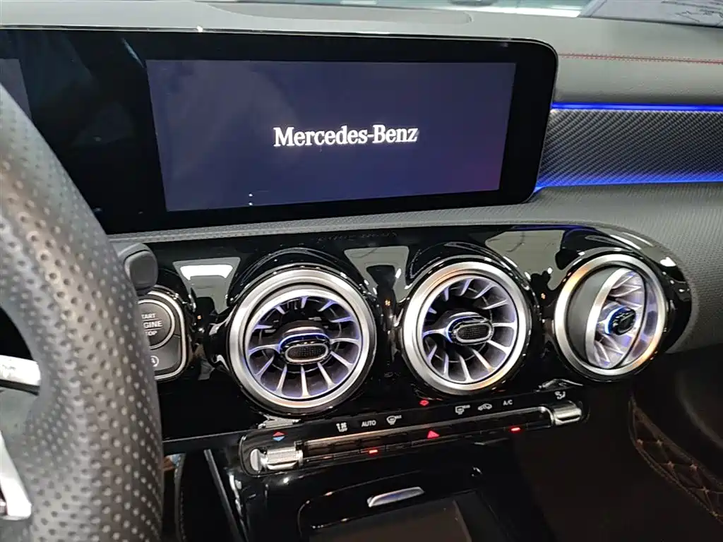 Mercedes-Benz A-Class 2024 Facelift A 200 L Fashion фото 13