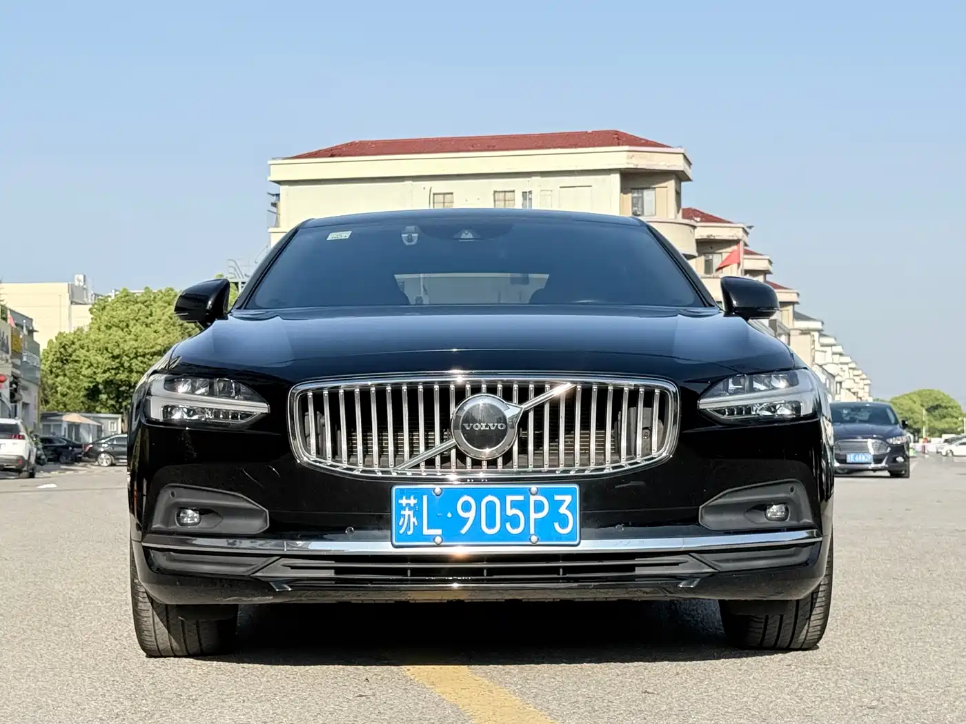 Фото 1 - Volvo S90