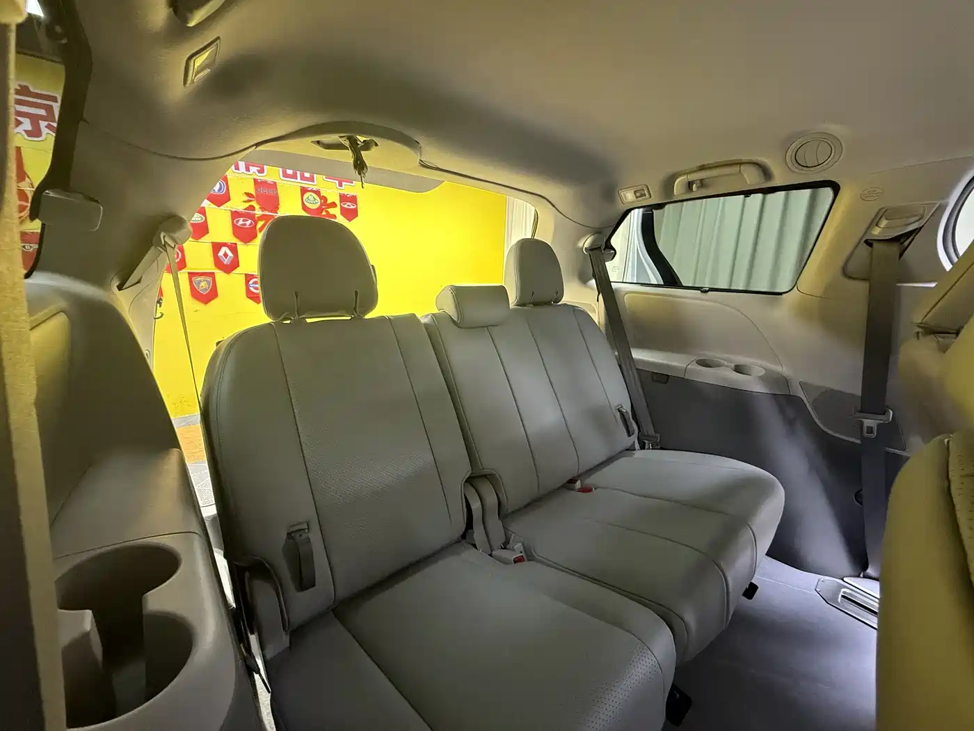Toyota Sienna 2015 3.5L 2WD LE фото 28