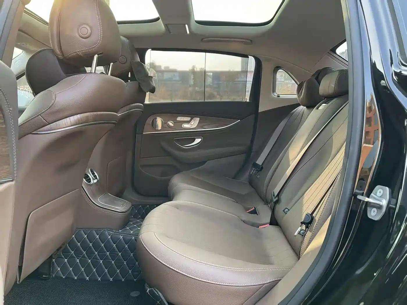 Mercedes-Benz E-Class 2021 E 300 L Luxury фото 11