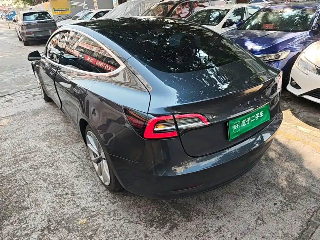 Фото 5 - Tesla Model 3