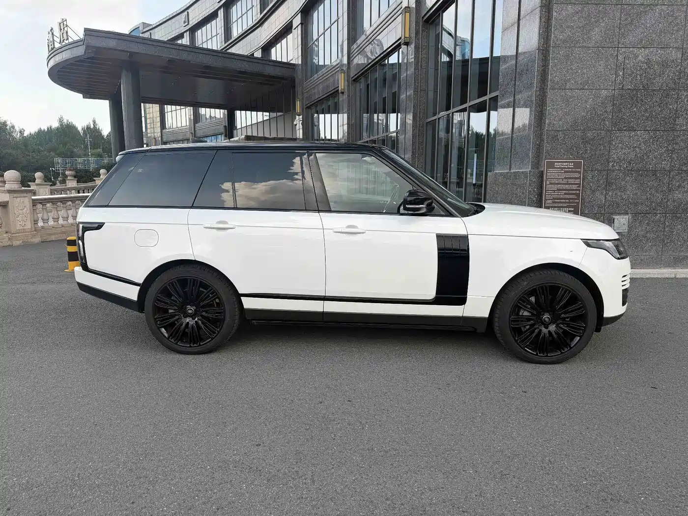Фото 9 - Land Rover Range Rover