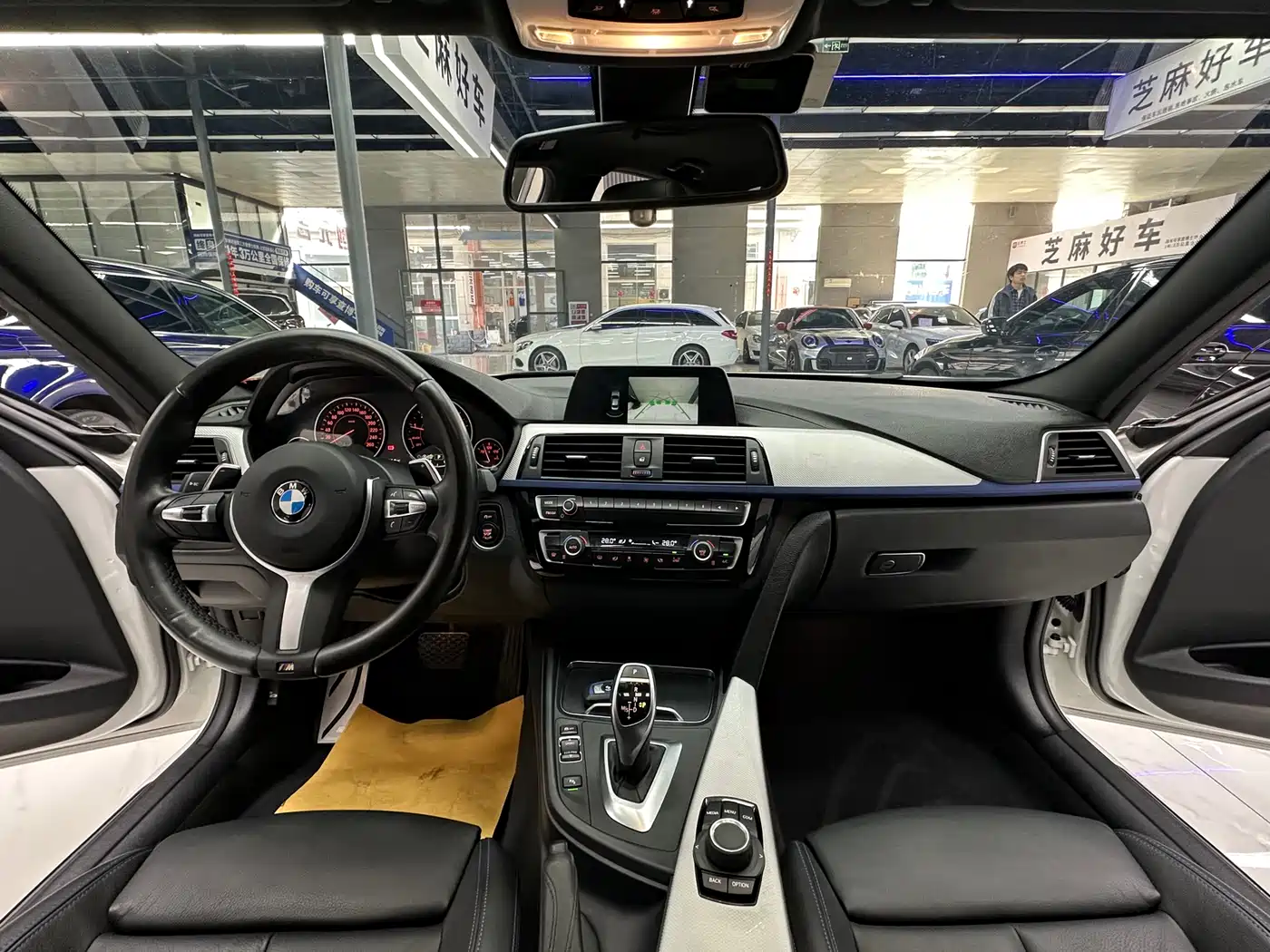 BMW 3 Series 2018 320i M Sport Package фото 11