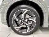 Photo 11 - Audi Q4 e-tron