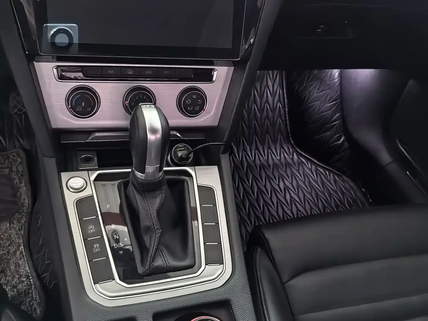 Volkswagen Magotan 2018 280TSI DSG Comfort фото 10