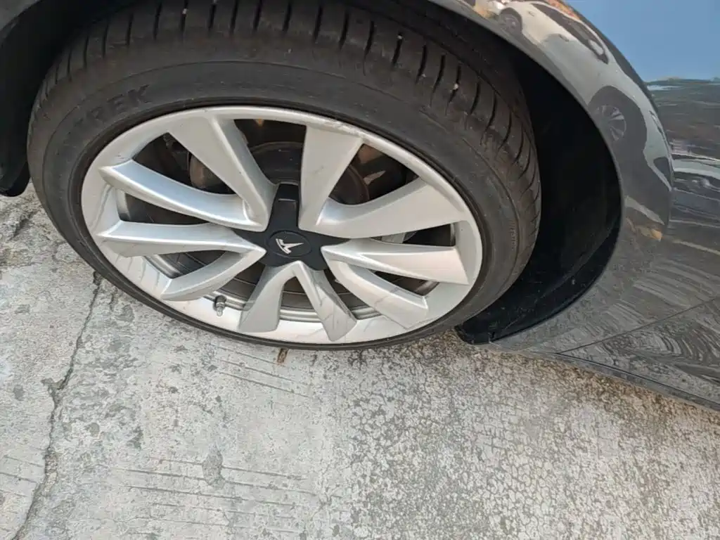Фото 23 - Tesla Model 3