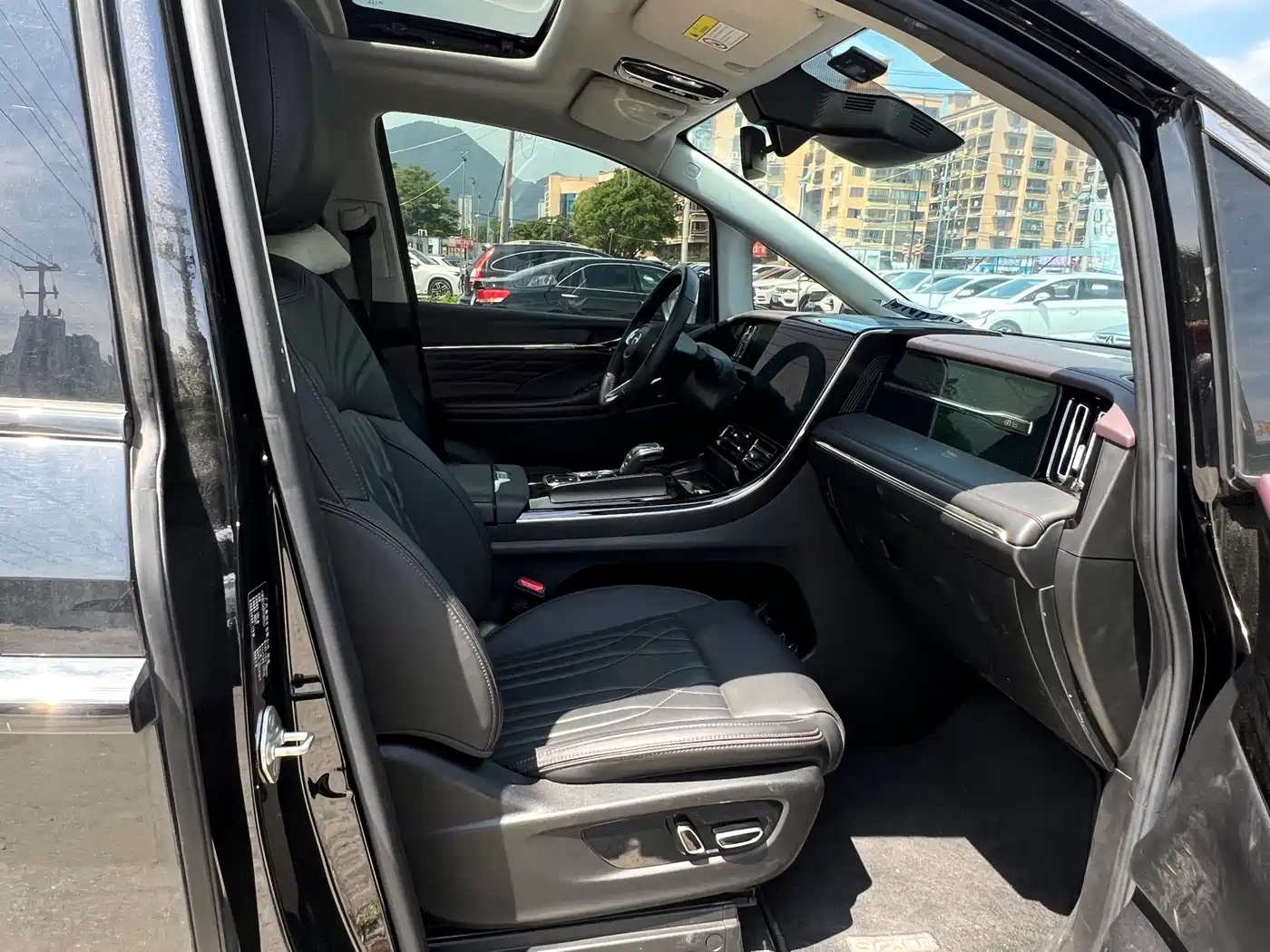 GAC Trumpchi Trumpchi M8 2024 Patriarch Series 400T Ultimate Edition фото 17