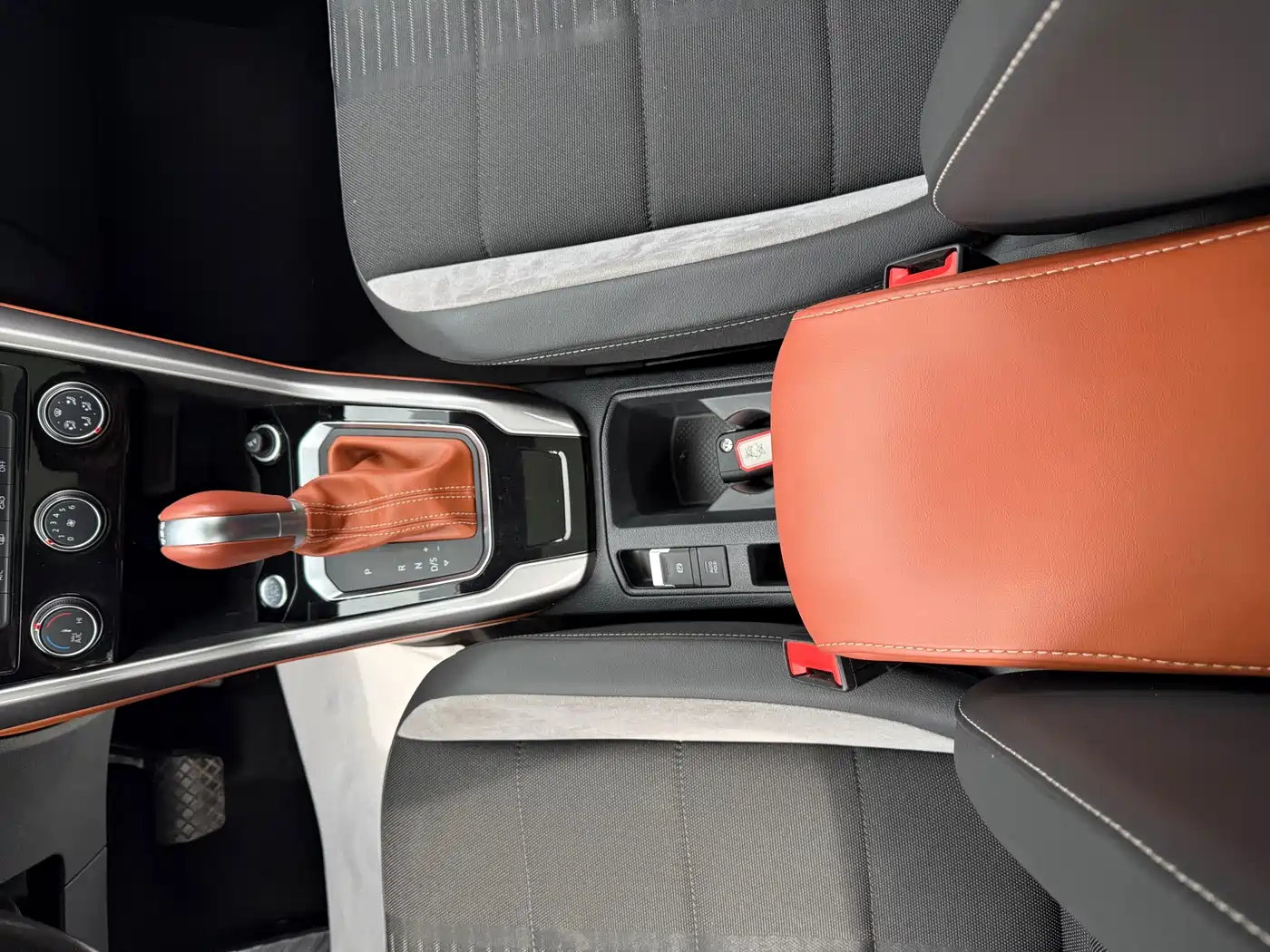 VOLKSWAGEN T ROC EXPLORING SONGS