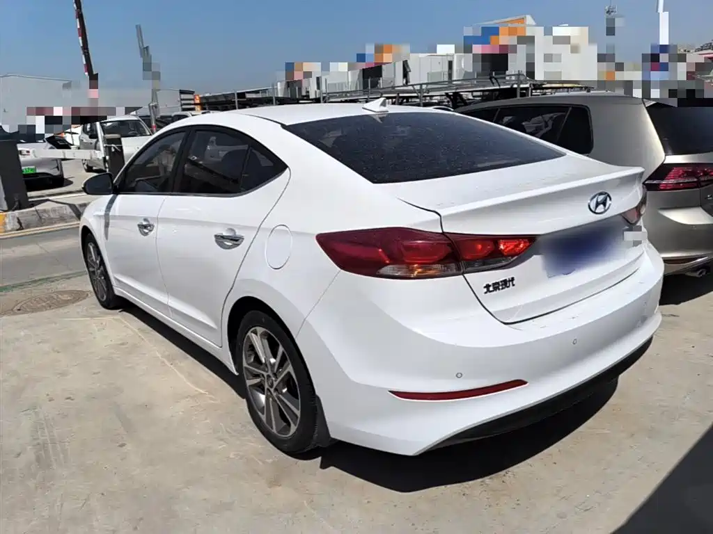 Hyundai Elantra 2016 Model 1.6L Automatic Smart Elite фото 5