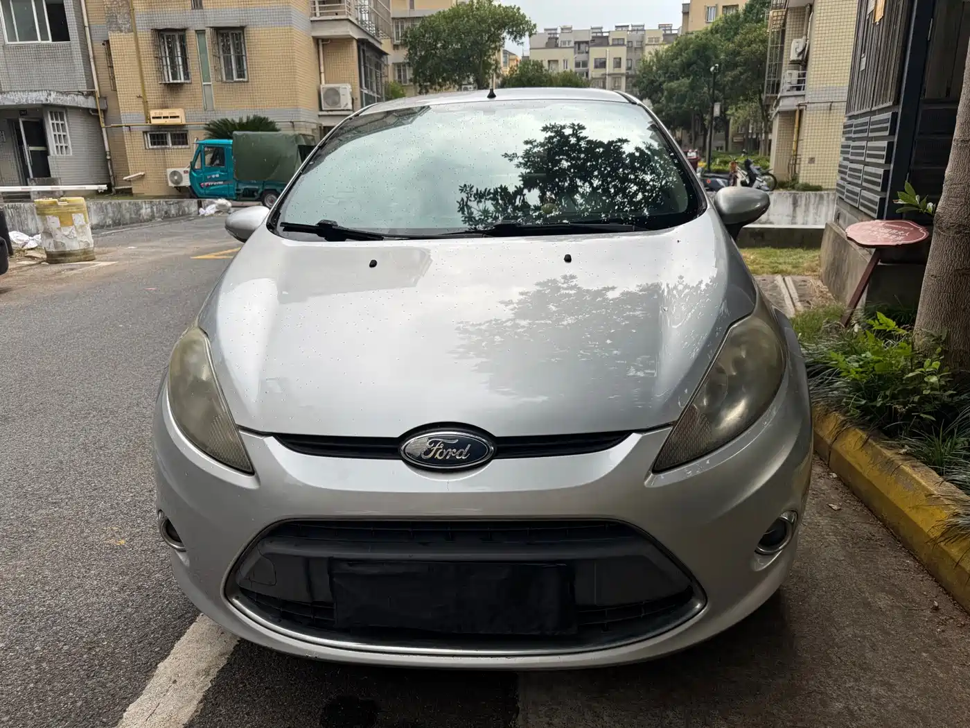 Фото 2 - Ford Fiesta