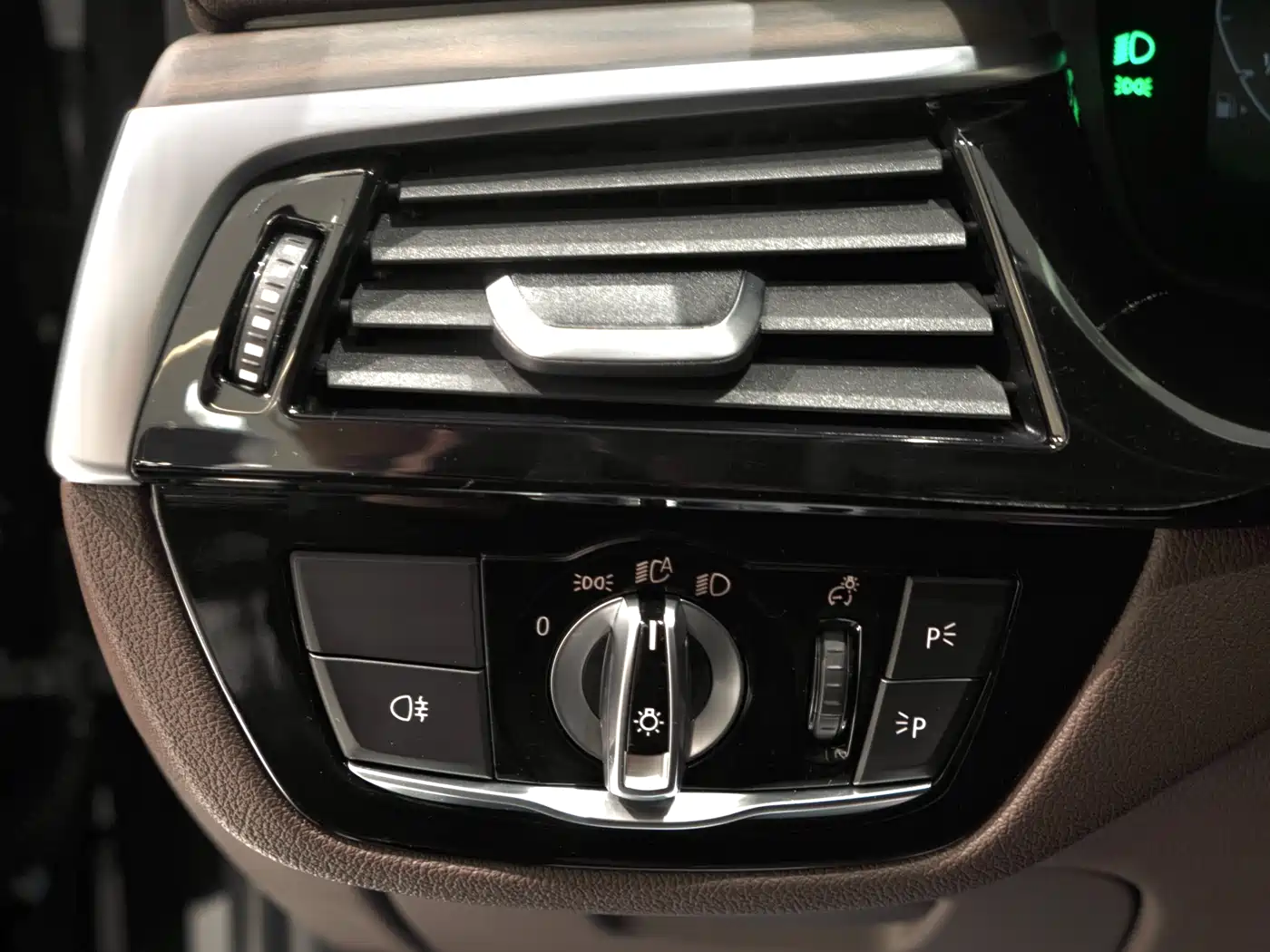 BMW 5 Series 2022 Facelift 530Li Leading M Sport Package фото 9