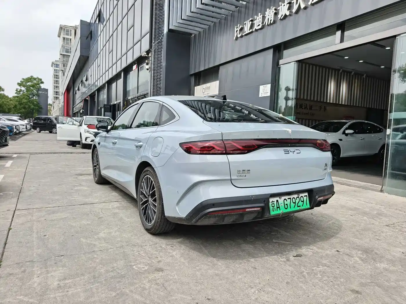 BYD Qin L 2025 DM-i Smart Drive Edition 120KM Excellence Type фото 9