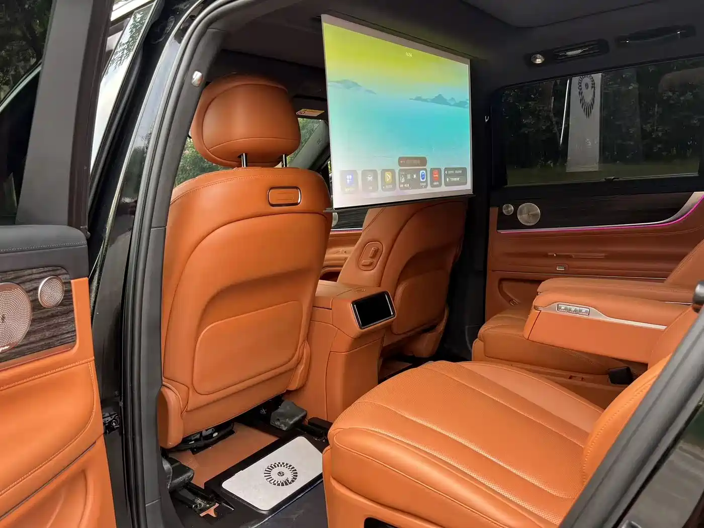 AITO Wenjie AITO M9 2025 Extended Range Ultra 52kWh 6-Seater фото 6