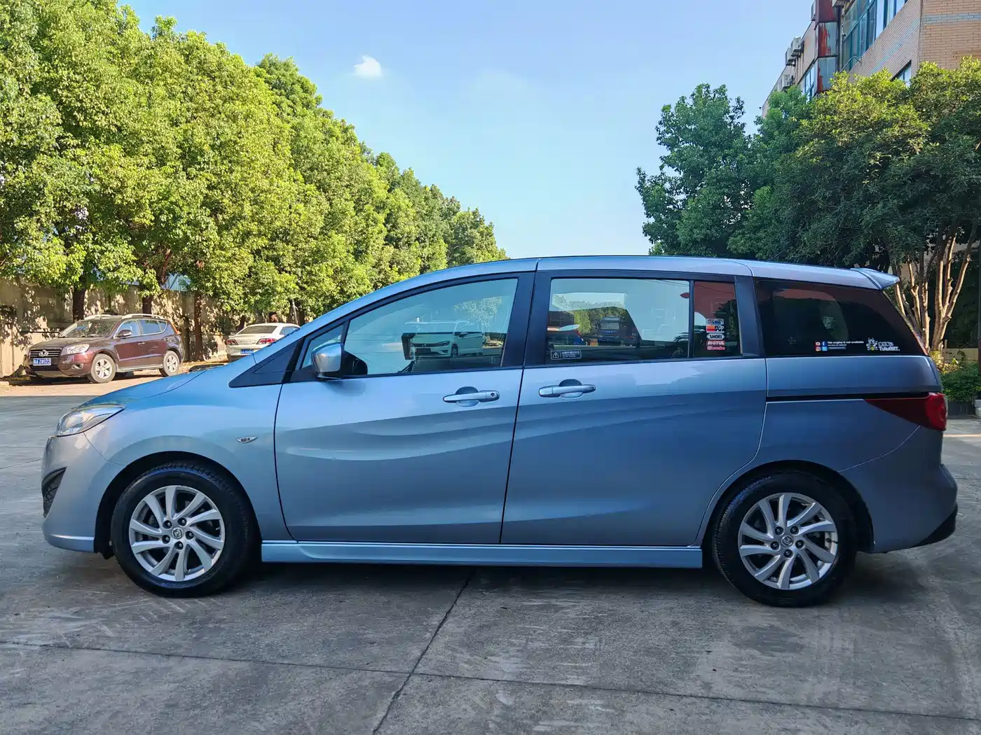 Mazda Mazda5 2011 2011 2.0L Automatic Luxury