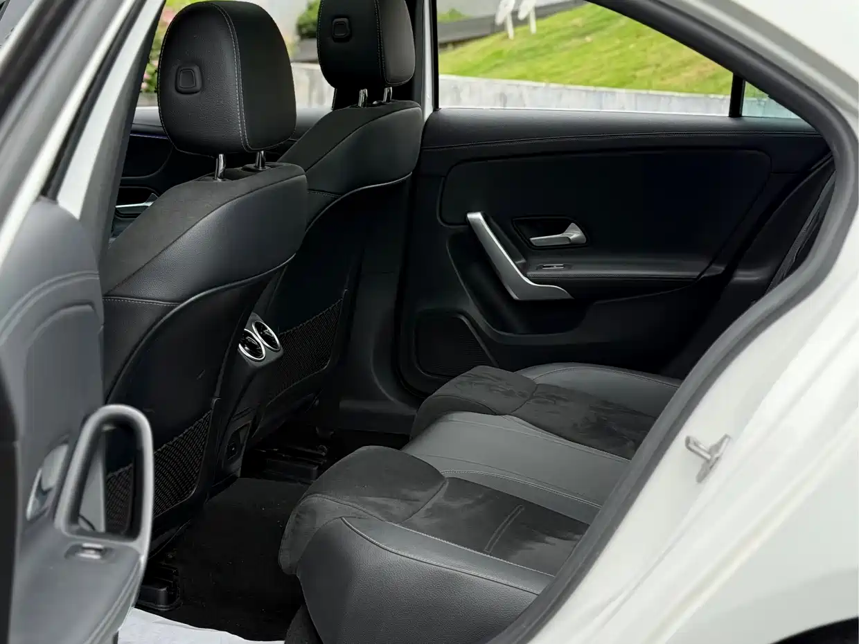 Mercedes-Benz A-Class 2021 A 200 L Sport Sedan Fashion Edition фото 13