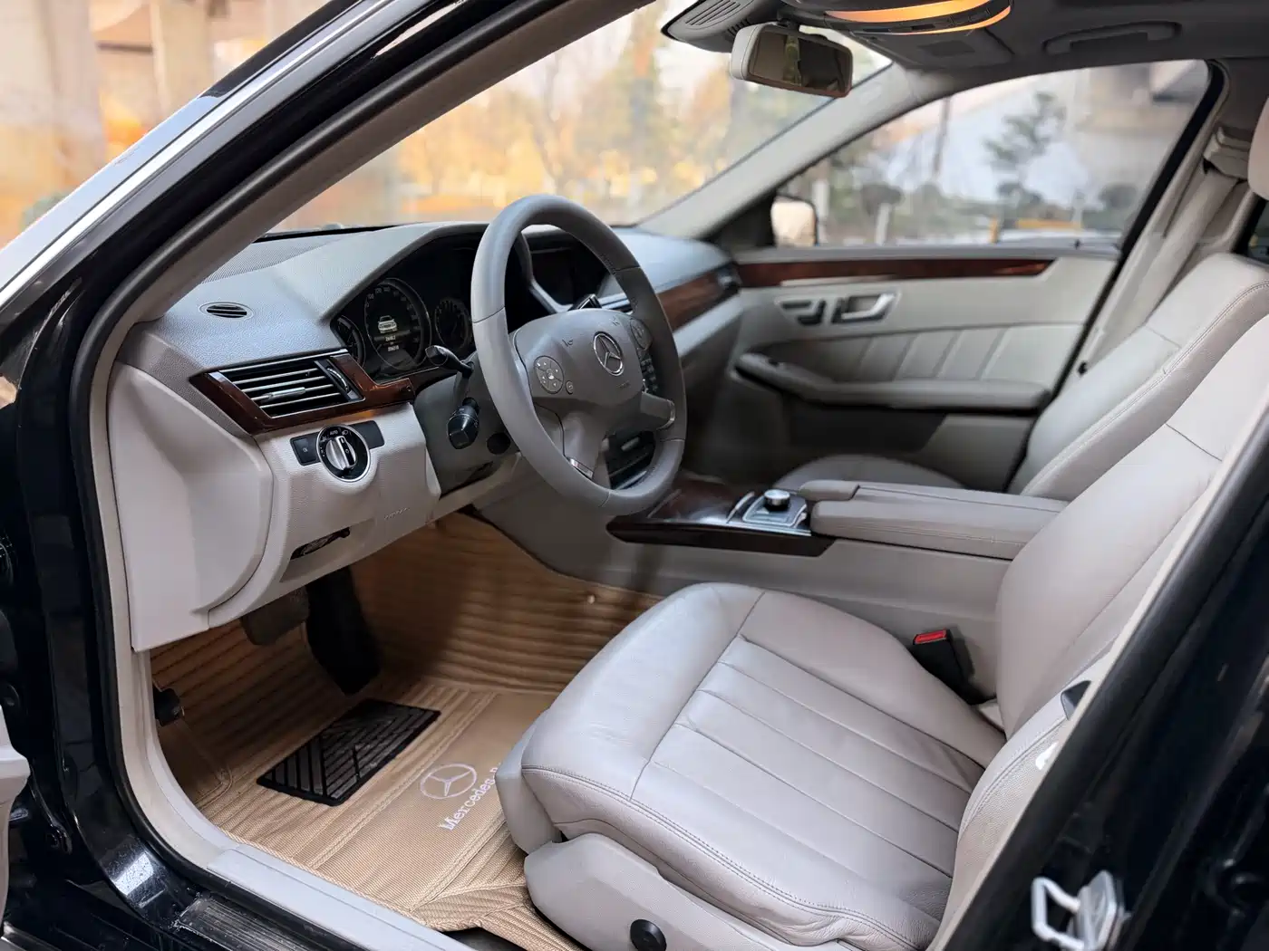 Mercedes-Benz E-Class 2013 E 300 L Elegance фото 11