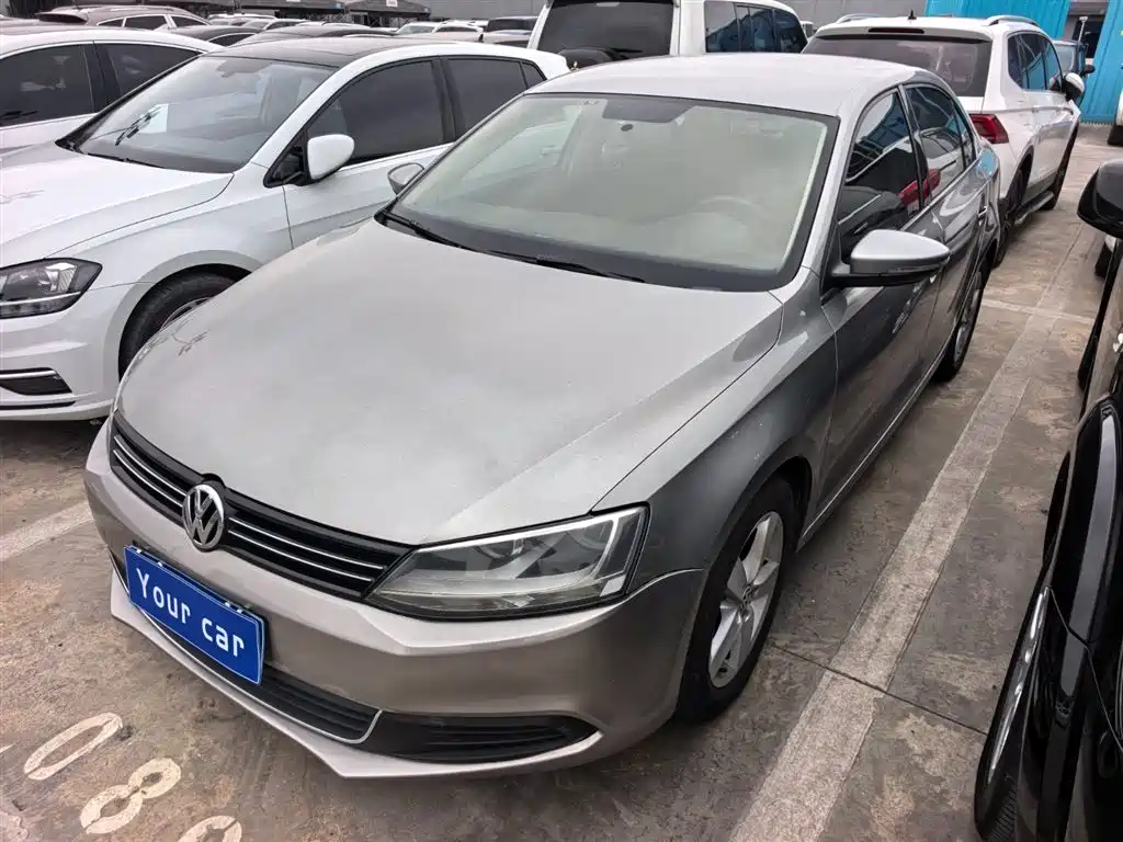 Volkswagen Sagitar 2012 Model 1.6L Manual Fashion