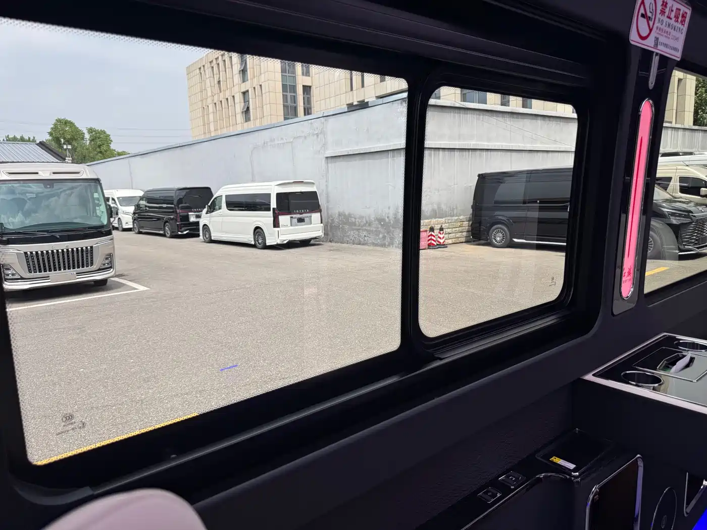 Hongqi Guoyue 2024 3.0T Flagship Edition 17-seater фото 34