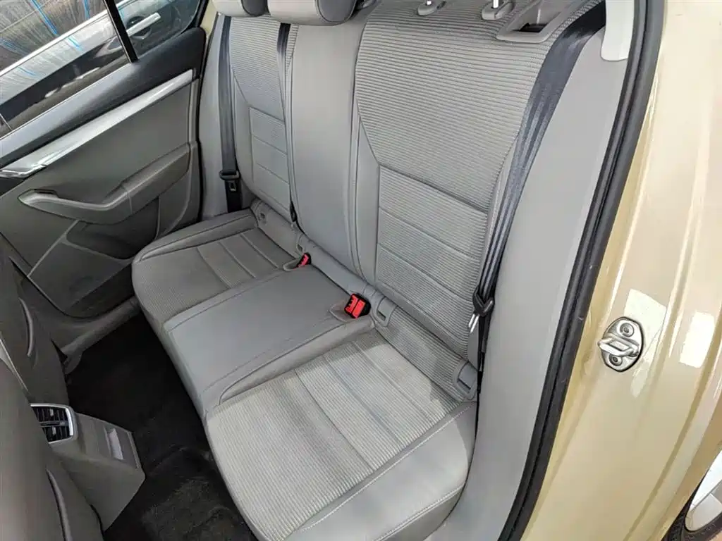 Škoda Octavia 2015 1.6L Automatic逸杰版 фото 17