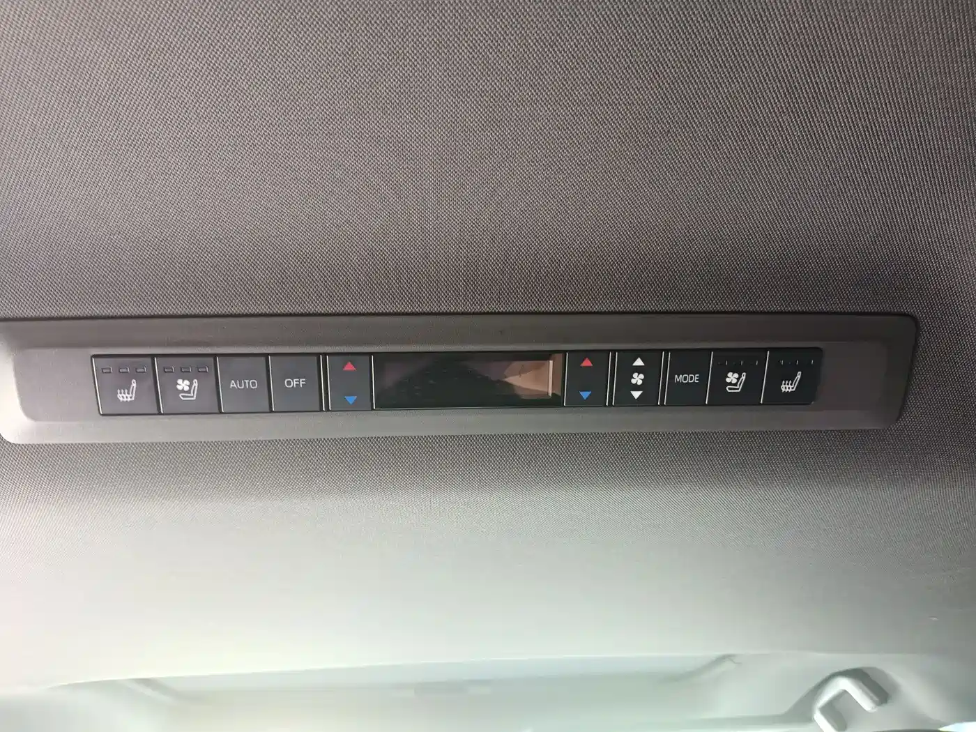Toyota Sienna 2021 2.5L Hybrid Premium Edition фото 19