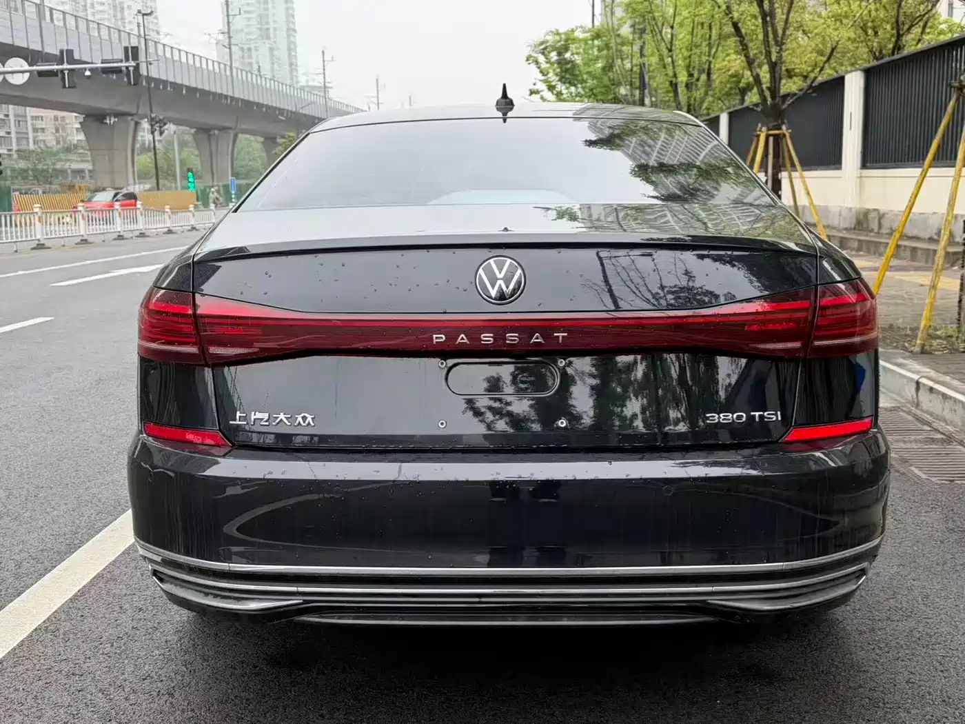 Volkswagen Passat 2024 380TSI Starlight Dragon Soaring Edition фото 5