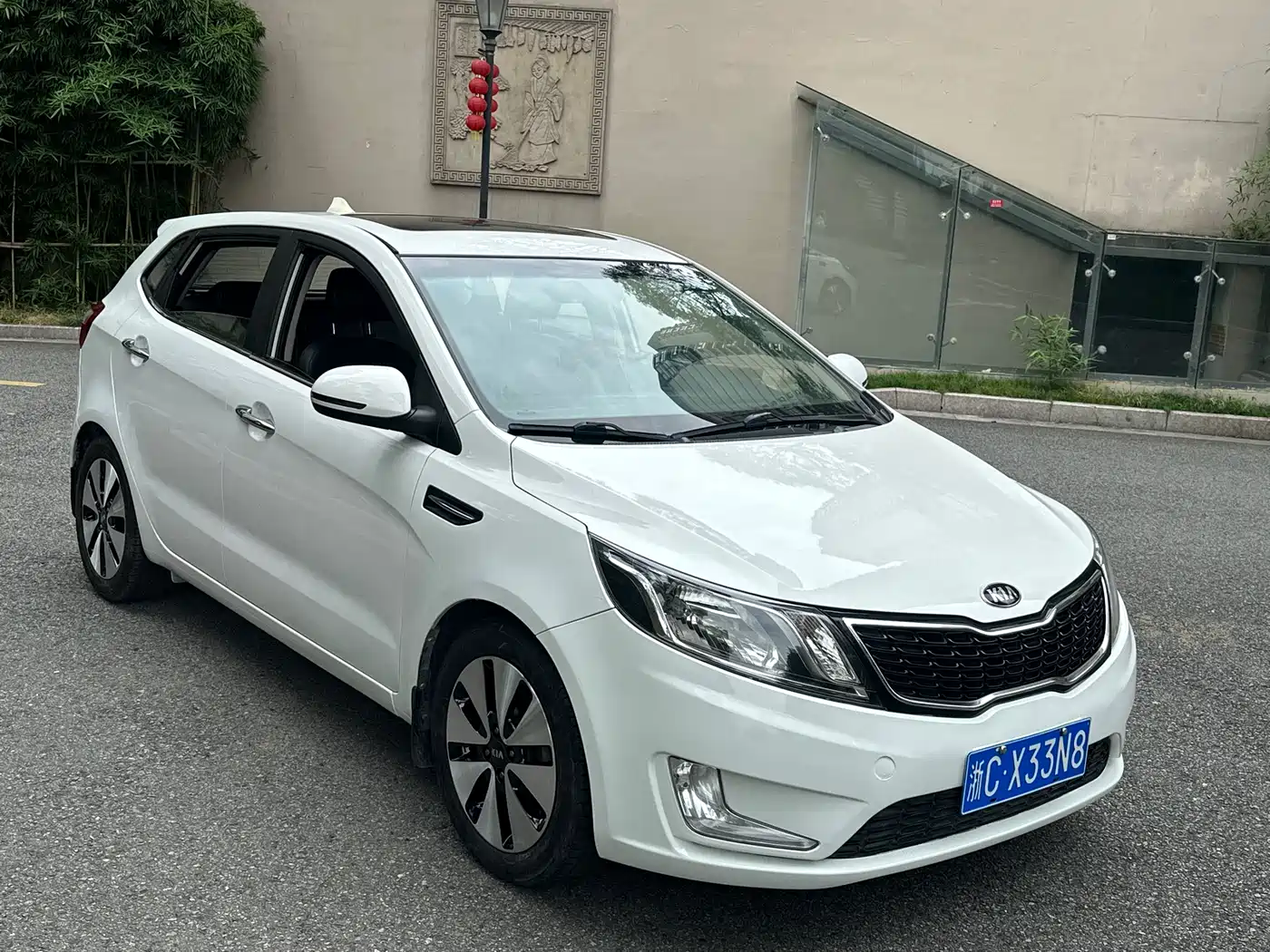 Kia K2 2013 2012 Hatchback 1.6L AT Premium